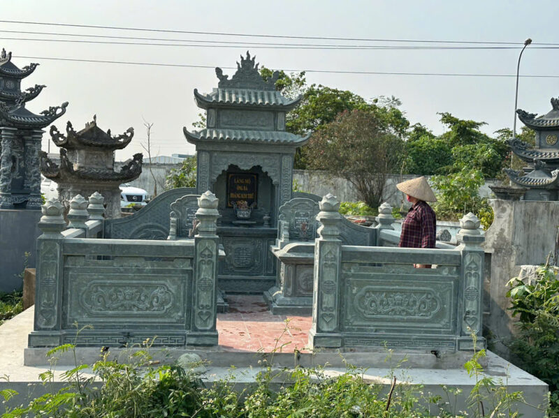 Khu lăng mộ đá