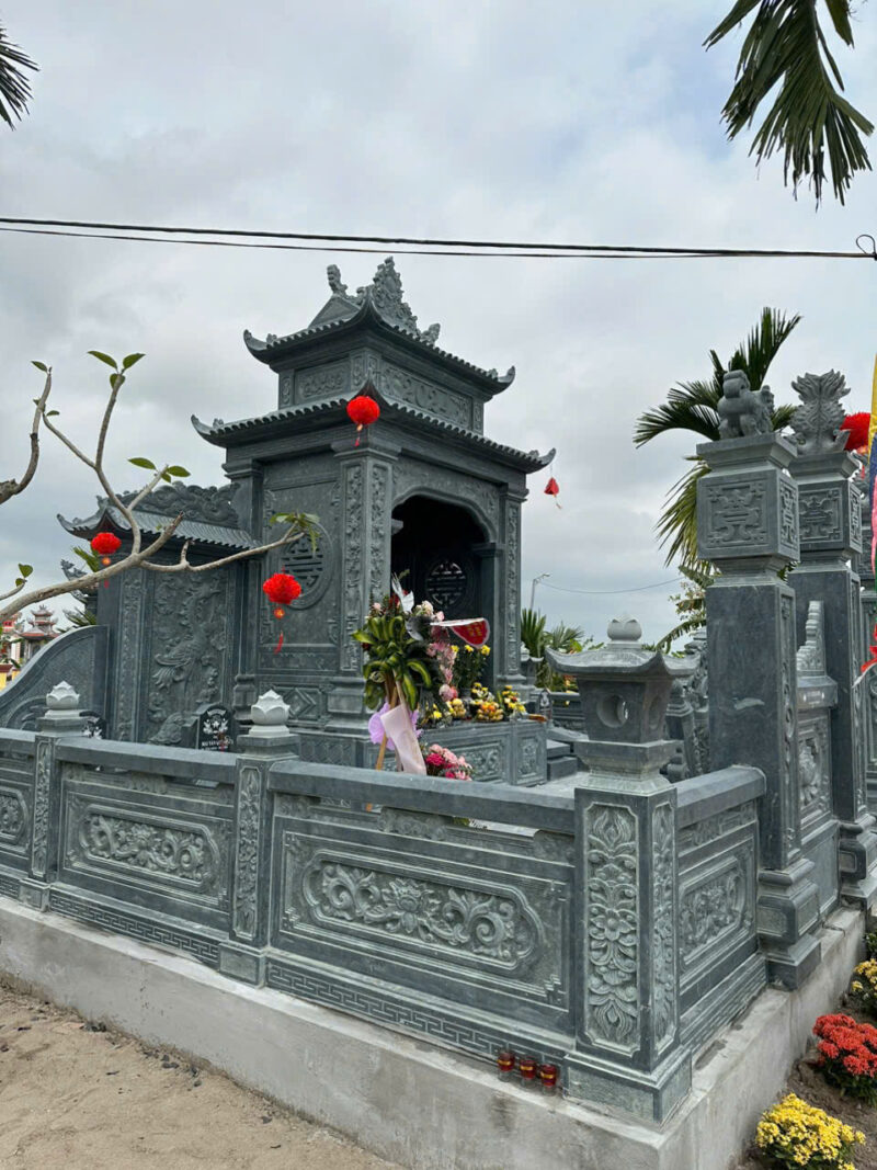 Lăng thờ đá 2 mái