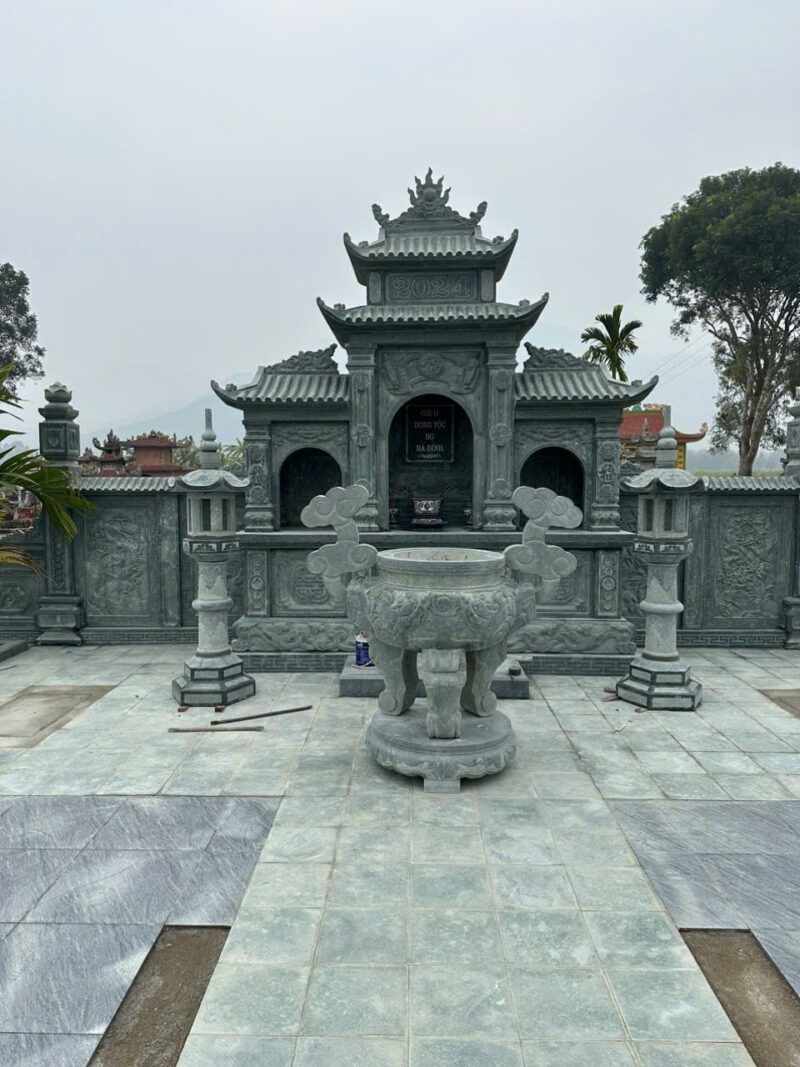 Lăng thờ đá 2 mái