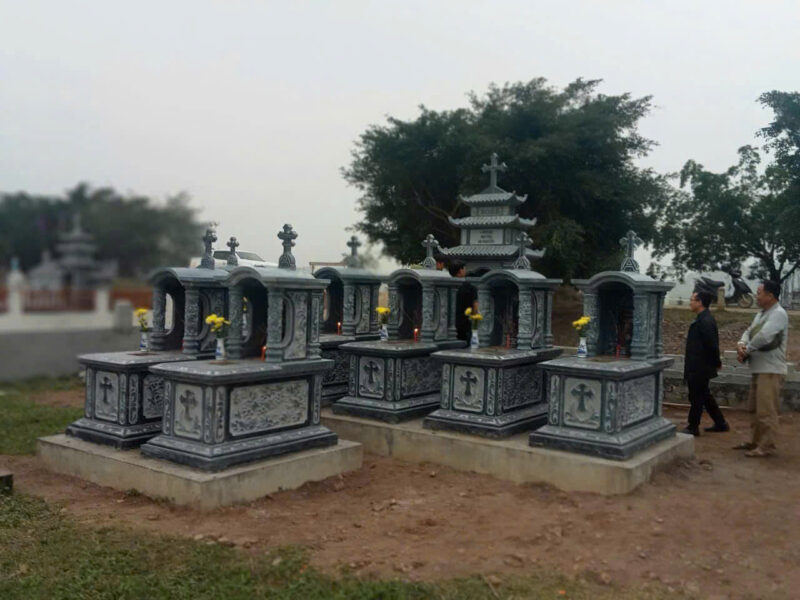 Mộ công giáo