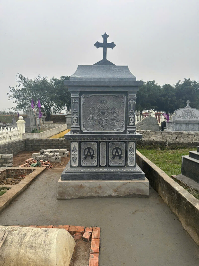 Mộ công giáo