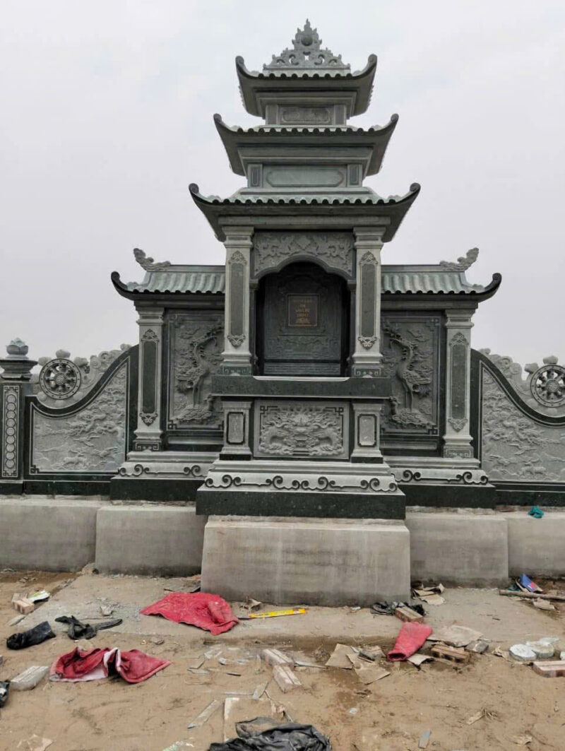 Lăng thờ đá 3 mái