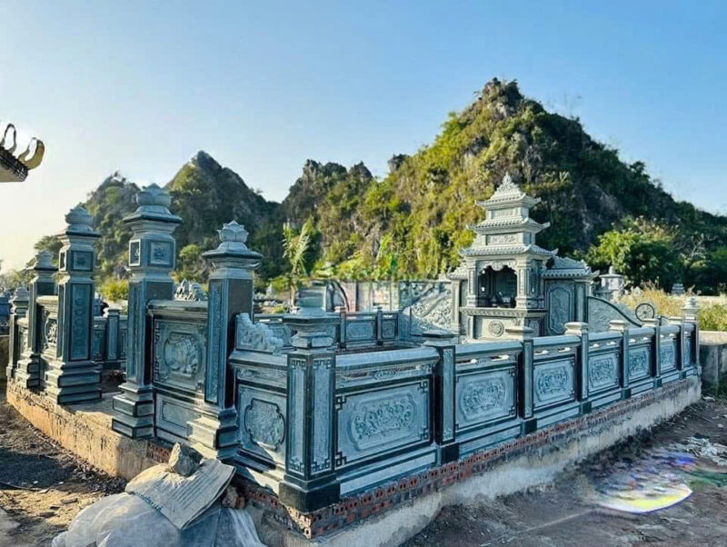 Khu lăng mộ đá